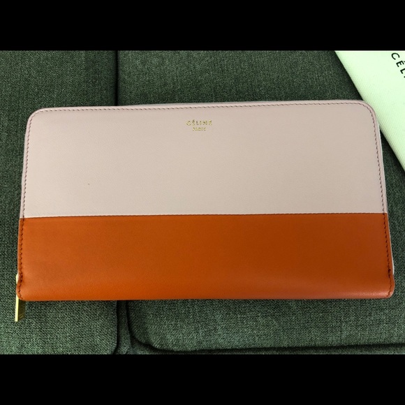 💯% Authentic Celine Large Zipped Wallet - Picture 2 of 6